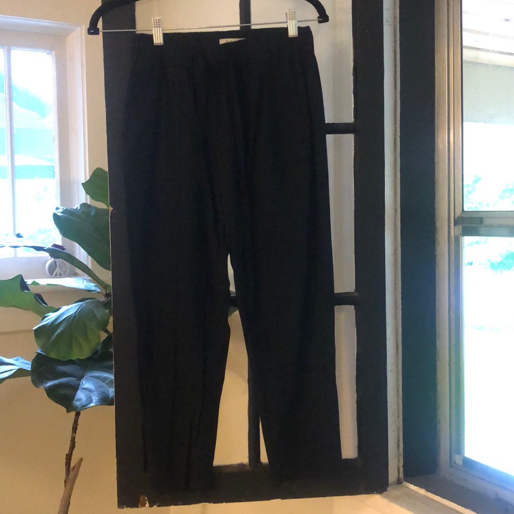 Babaton XS black slacks cropped